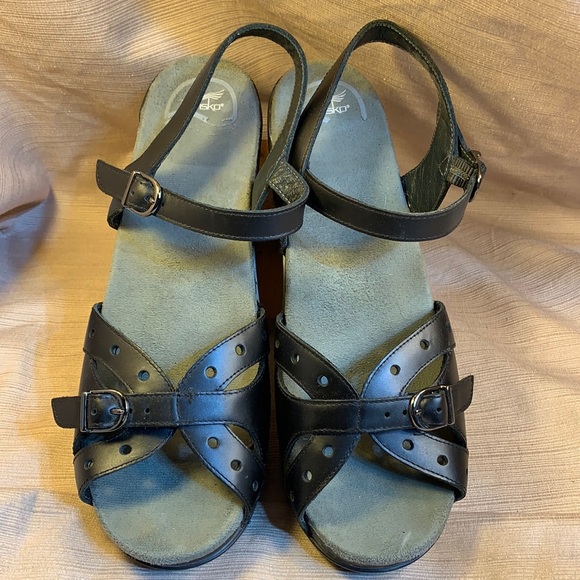 NWOT Leather sandals, adjustable never worn, comfy 3 - Picture 1 of 16